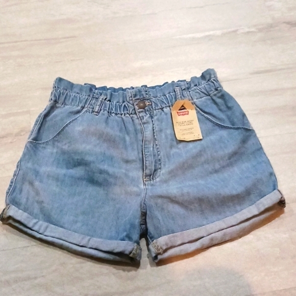 Levi's Other - Girl High Rise Blue Denim Shorts Size 16.